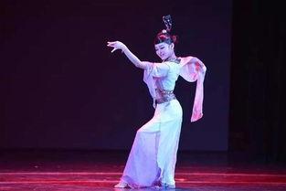 长沙舞蹈老师吃瓜,一场网络狂欢背后的真相